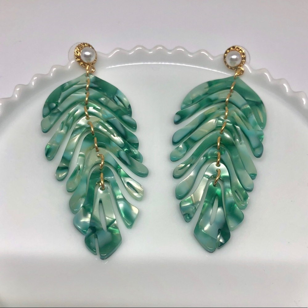 Palm Beach Acrylic Drop Dangle Earrings 🌿